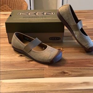 Keen loafers